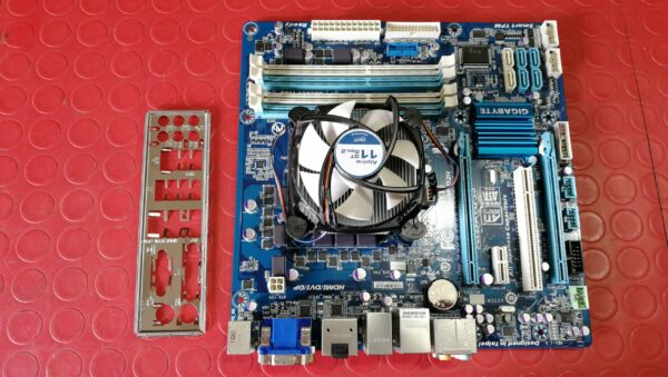 SCHEDA MADRE GIGABYTE GA-Q77M-D2H SOCKET 1155 + DISSIP. + VENT. + HDMI