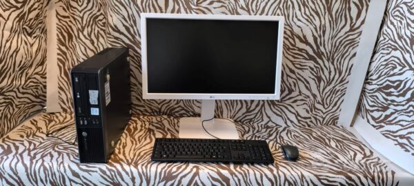 COMPUTER FISSO i5 3340 SSD 256GB RAM 8GB MONITOR 24 POLLICI FULL HD TASTIERA MOUSE
